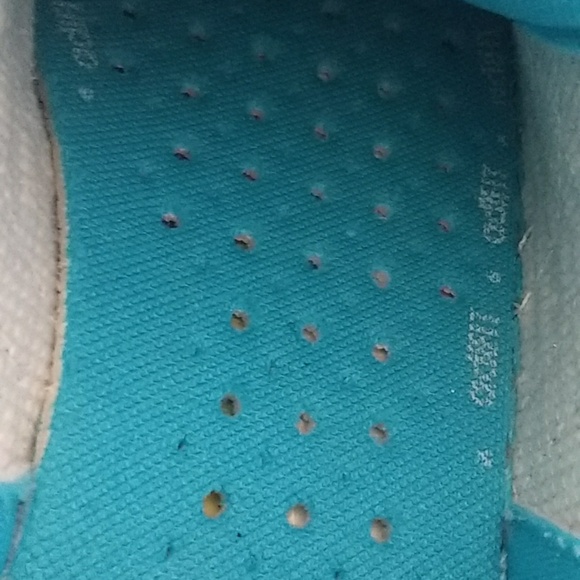 Adidas White and Teal Runners Size 1.5 - Picture 7 of 8